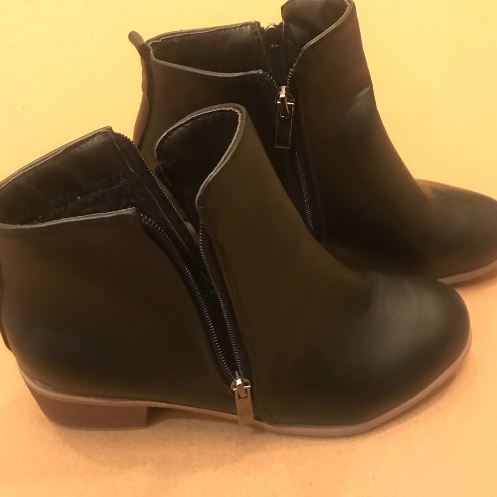 Black low heel bootie
